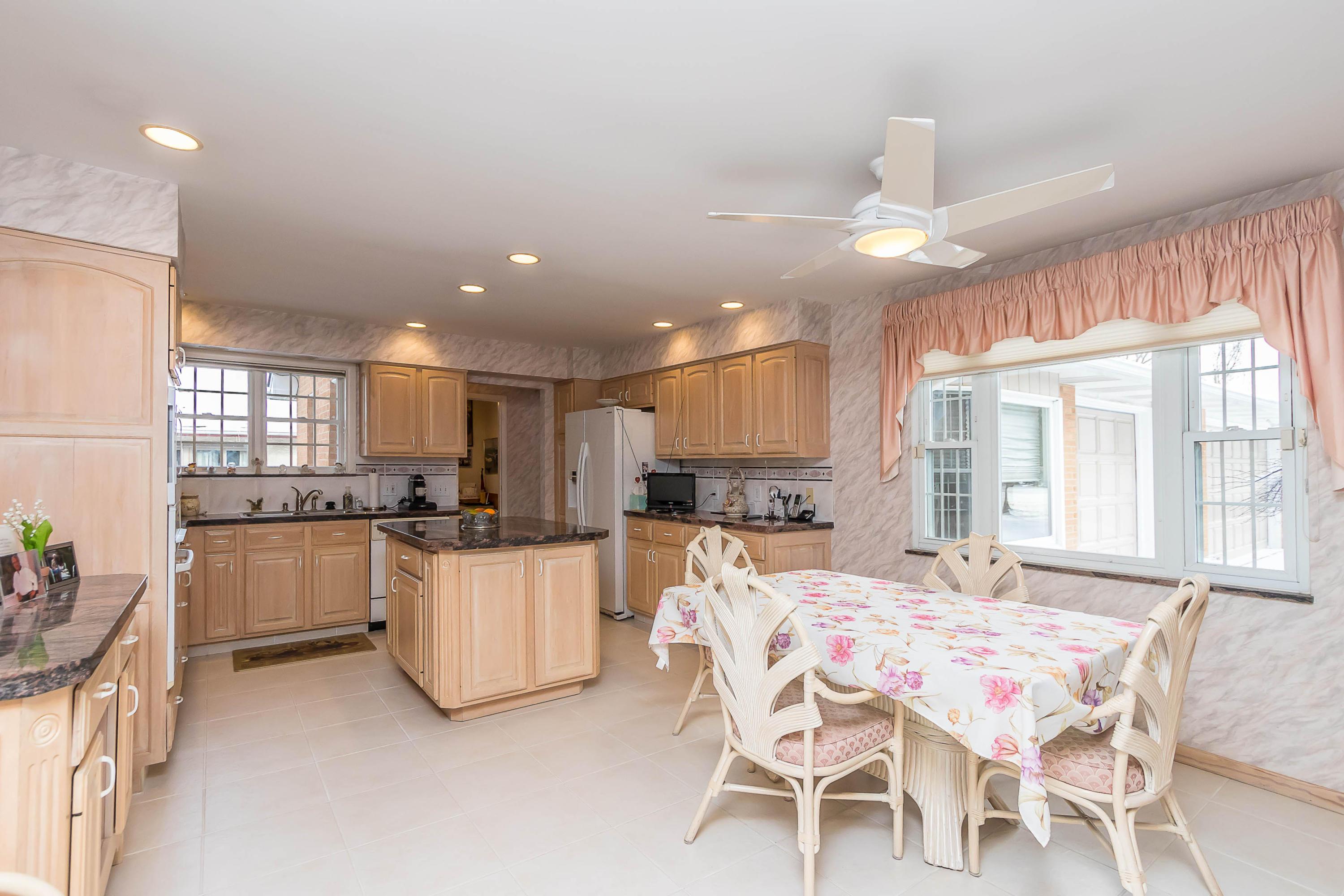 5949 Sinclair Road Columbus, OH 43229 - Photo 8 of 34 Gallery Image 8