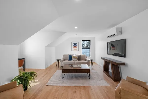 $749,000 | 11 Boynton Street, Unit 201, Swampscott, MA 01907