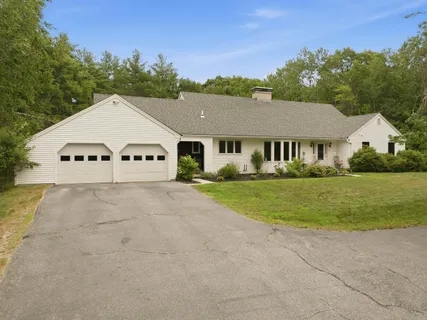 $699,999 | 66 Lyford Road, Brookfield, NH 03872