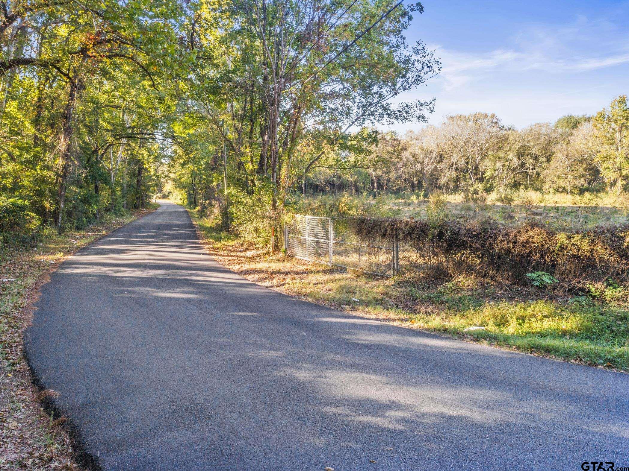 a view of back yard of the house