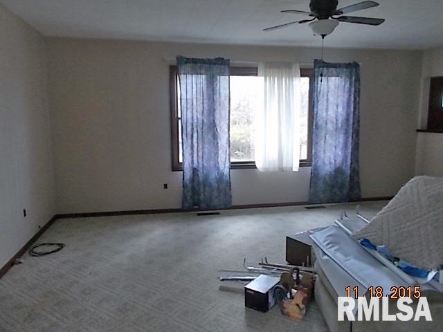 5530 North 1050th Road Colchester, IL 62326 - Photo 5 of 12 Gallery Image 5