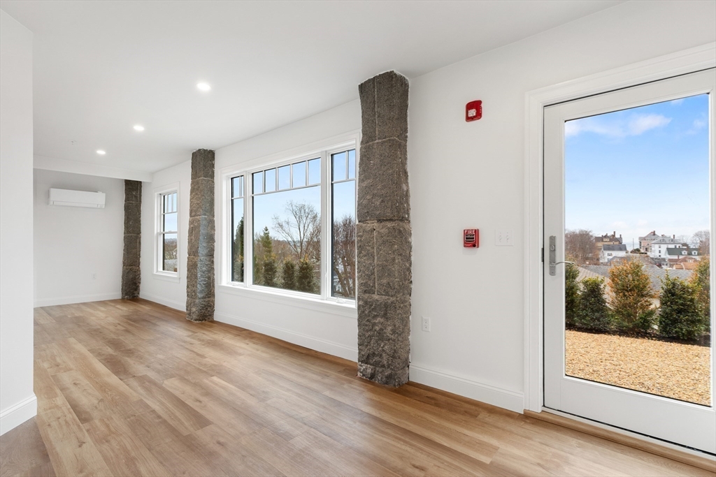 32 Beacon Street, Unit 4 Gloucester, MA 01930 - Photo 20 of 30