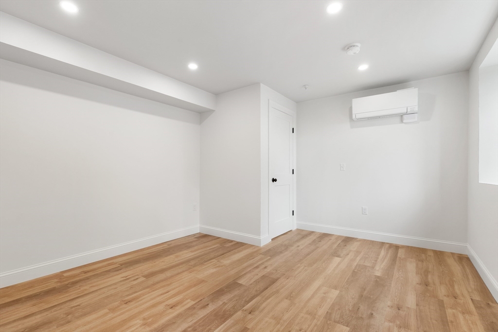 32 Beacon Street, Unit 4 Gloucester, MA 01930 - Photo 25 of 30