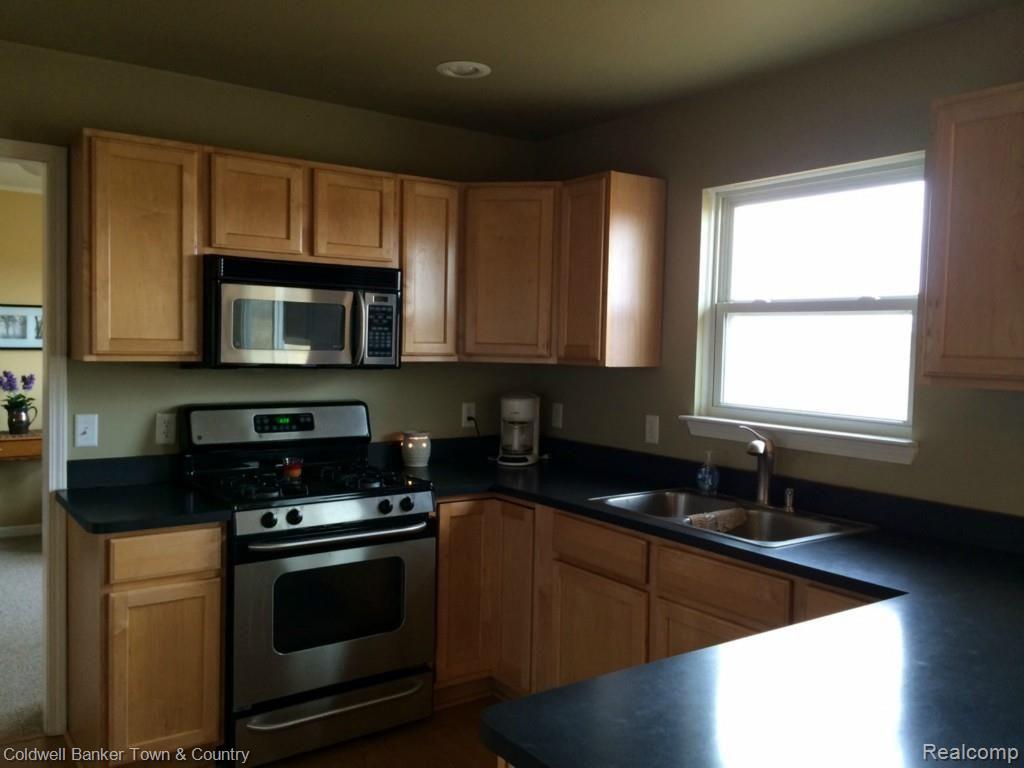 2832 Fisher Road Howell, MI 48855 - Photo 21 of 37 Kitchen