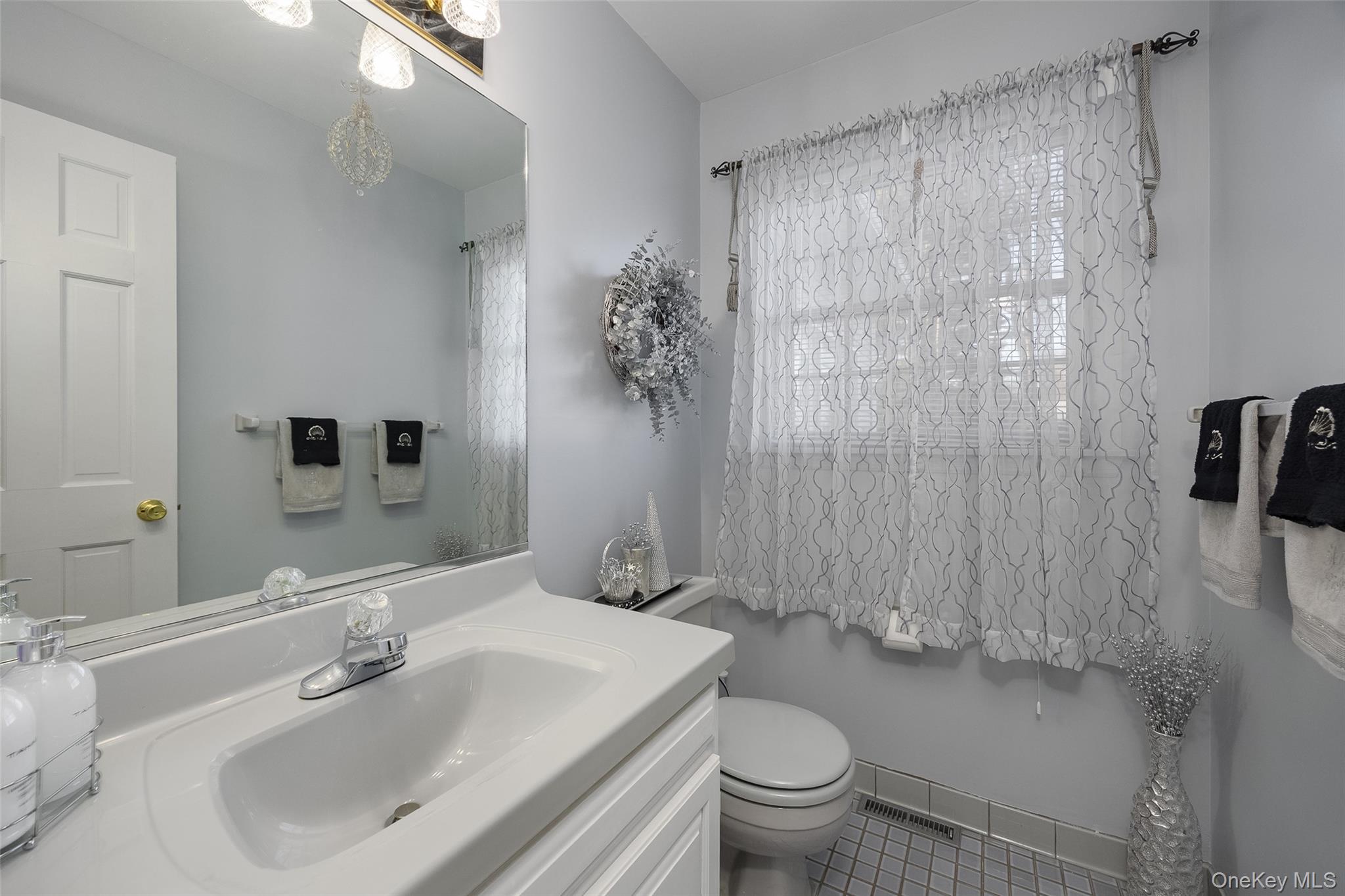 8 Toms Way Poughkeepsie, NY 12603 - Photo 12 of 31