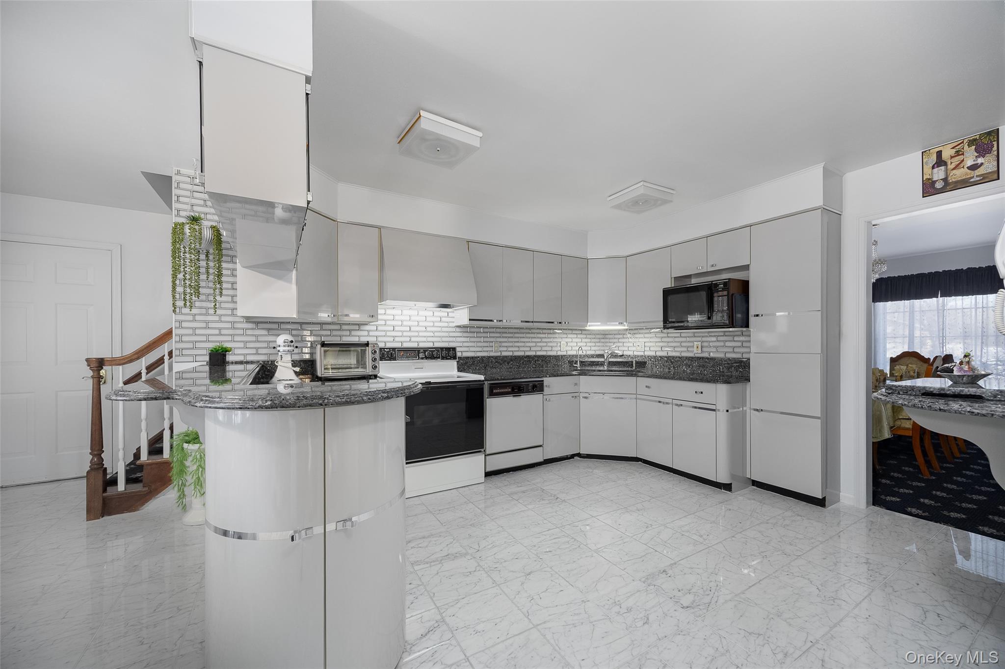 8 Toms Way Poughkeepsie, NY 12603 - Photo 13 of 31