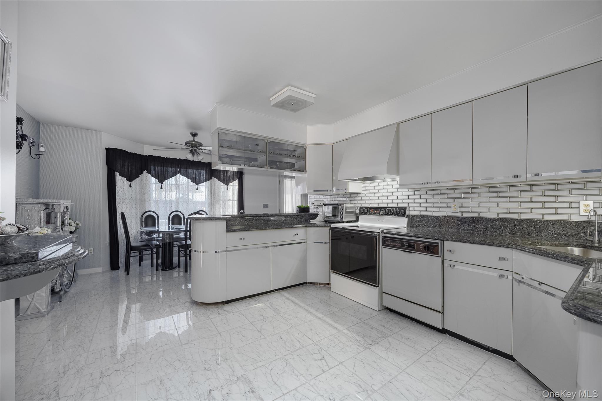 8 Toms Way Poughkeepsie, NY 12603 - Photo 14 of 31