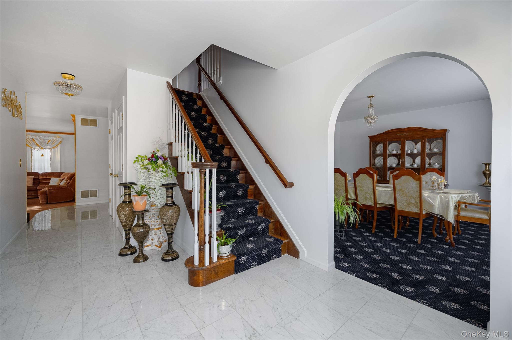 8 Toms Way Poughkeepsie, NY 12603 - Photo 4 of 31