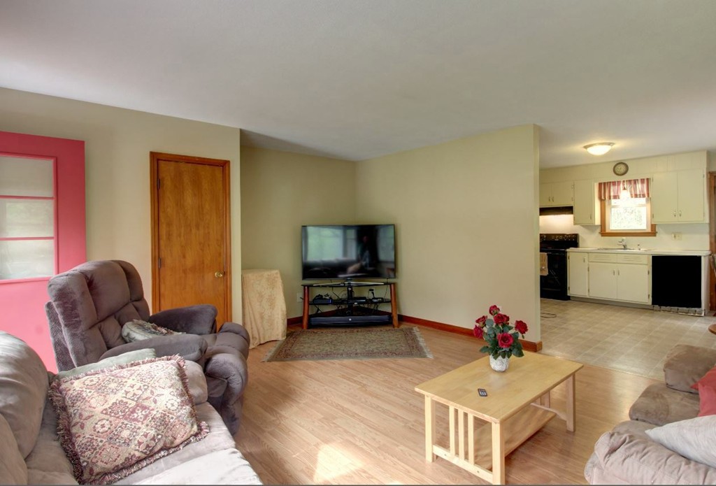 590 Ashby State Road Fitchburg, MA 01420 - Photo 5 of 13 Gallery Image 5