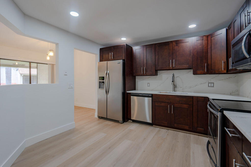 5710 Coach House Circle, Unit G Boca Raton, FL 33486 - Photo 8 of 24 DSC08394