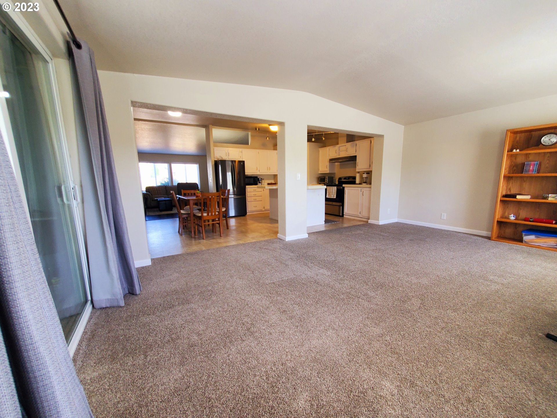 245 Adams Loop Roseburg, OR 97471 - Photo 8 of 38 Gallery Image 8