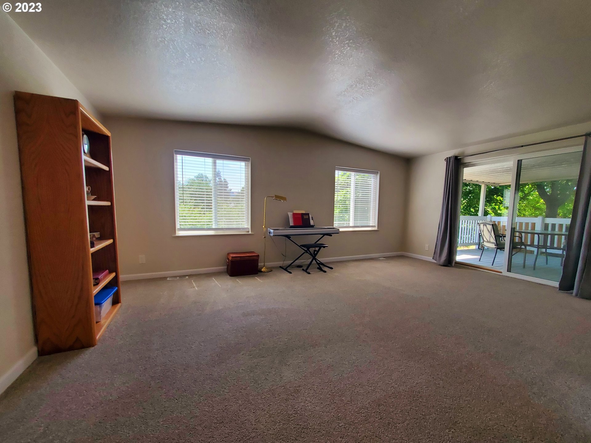 245 Adams Loop Roseburg, OR 97471 - Photo 9 of 38 Gallery Image 9