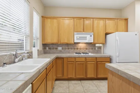 $670,000 | 8056 West Louise Drive, Peoria, AZ 85383