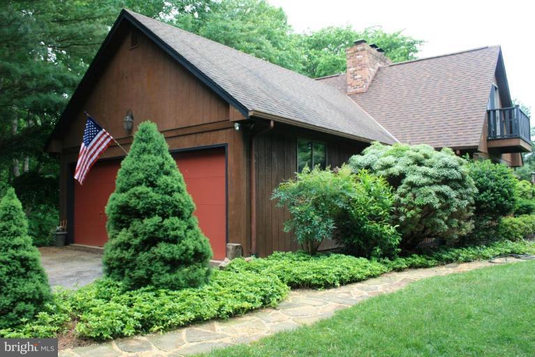 21 Manor Brook Road Monkton, MD 21111 - Photo 11 of 30 Garage 2