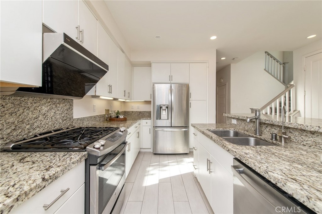 192 Finch Lake Forest, CA 92630 - Photo 11 of 43