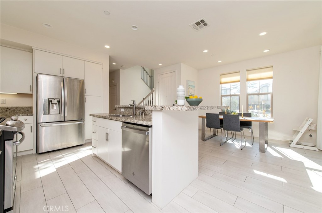 192 Finch Lake Forest, CA 92630 - Photo 15 of 56