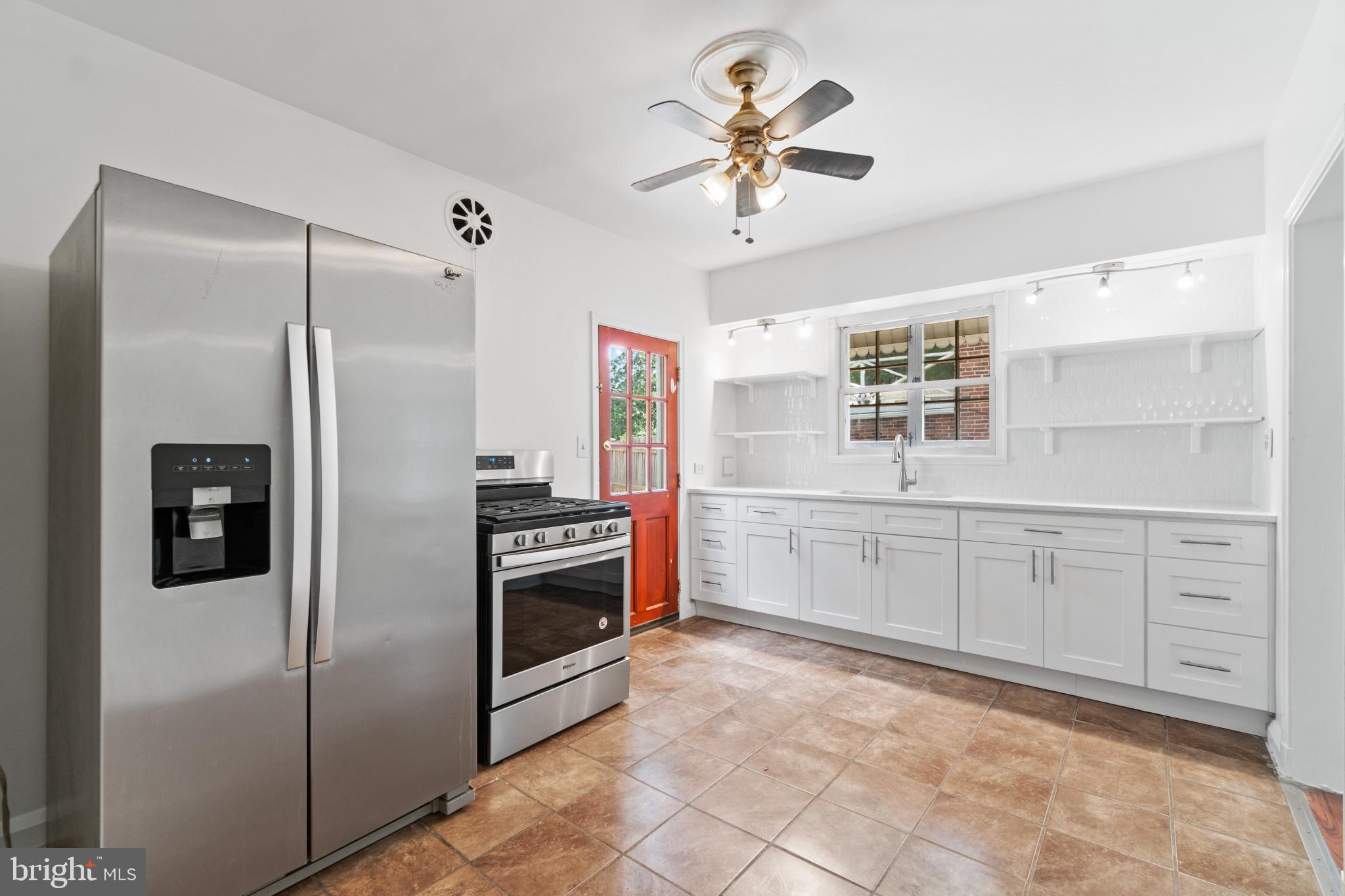 604 Stevenson Lane Towson, MD 21286 - Photo 11 of 22