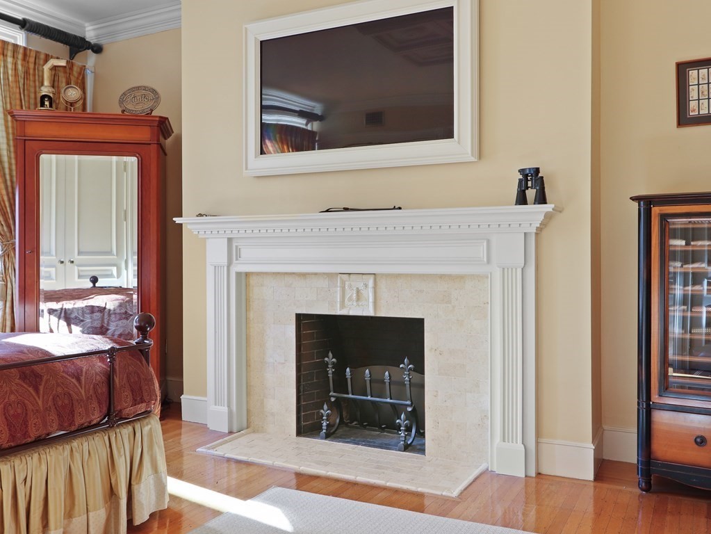 357-359 Beacon Street, Unit 4 Boston, MA 02116 - Photo 12 of 24