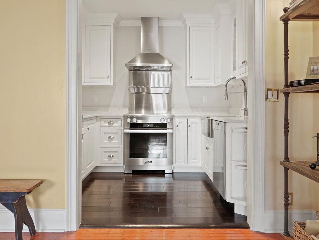 357-359 Beacon Street, Unit 4 Boston, MA 02116 - Photo 3 of 24