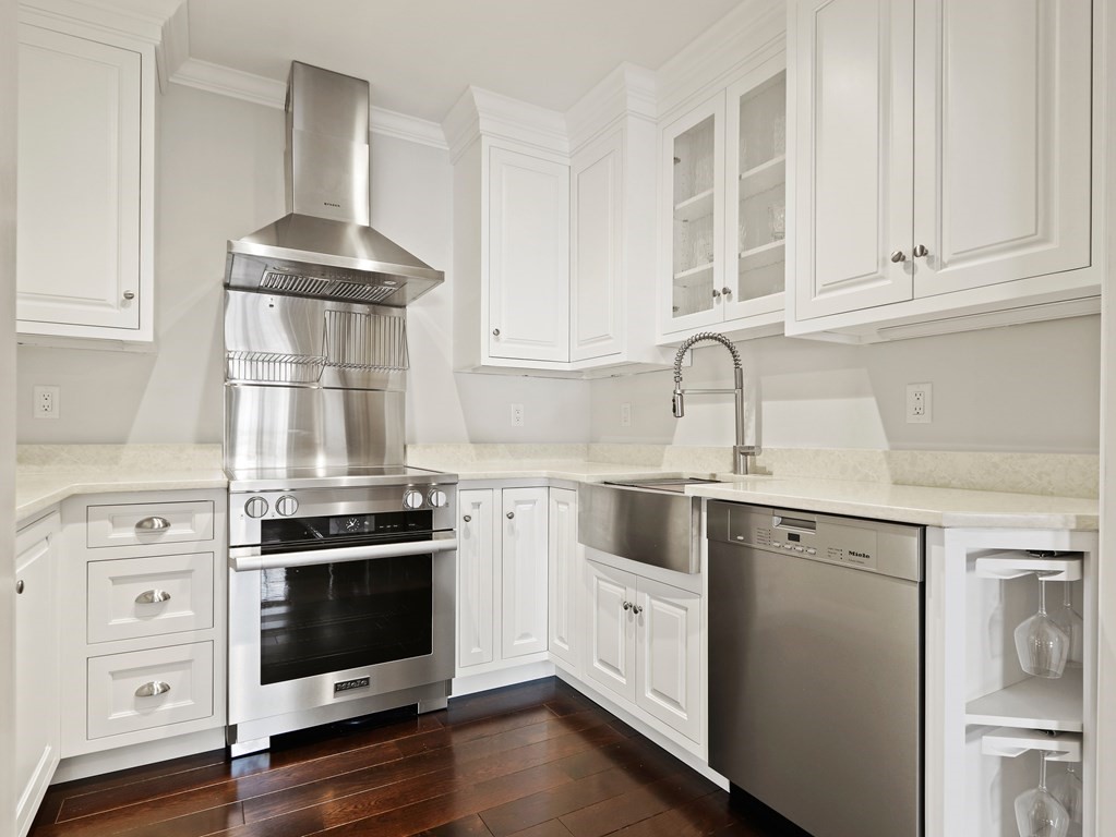 357-359 Beacon Street, Unit 4 Boston, MA 02116 - Photo 5 of 24