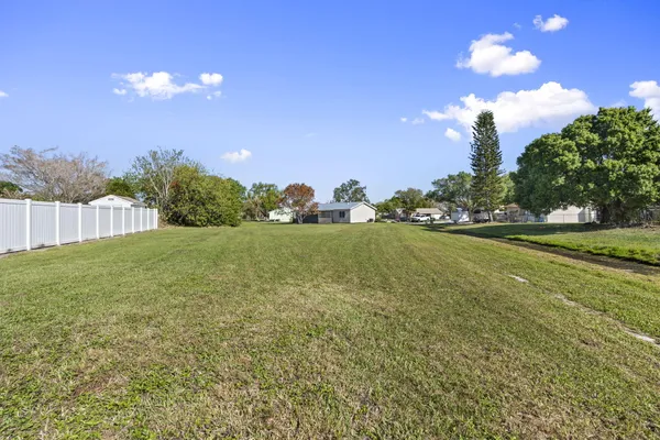 $319,900 | 1900 Southeast Ancora Court, Port St. Lucie, FL 34952