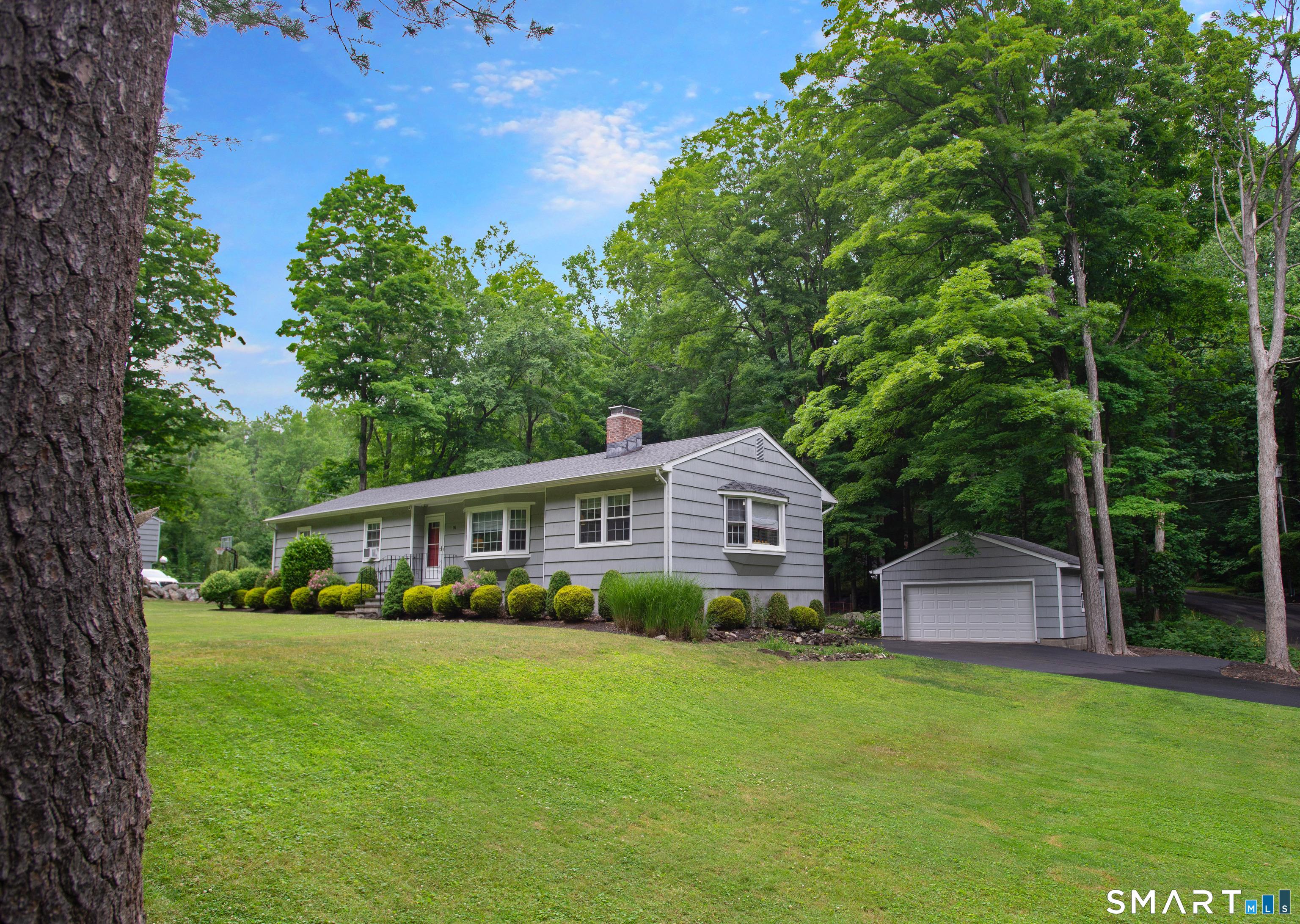 96 Barrack Hill Road Ridgefield, CT 06877 - Photo 3 of 31