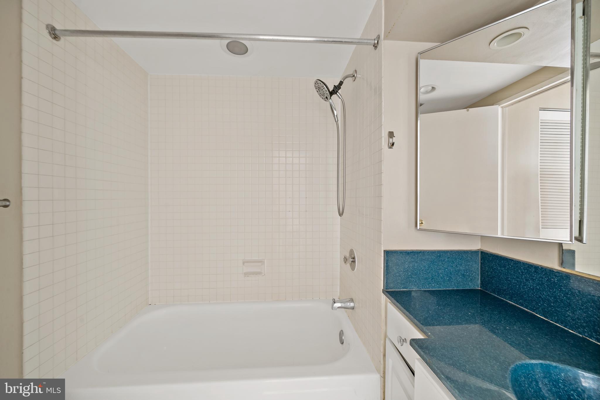 1326-42 Spruce Street, Unit 2906 Philadelphia, PA 19107 - Photo 14 of 16