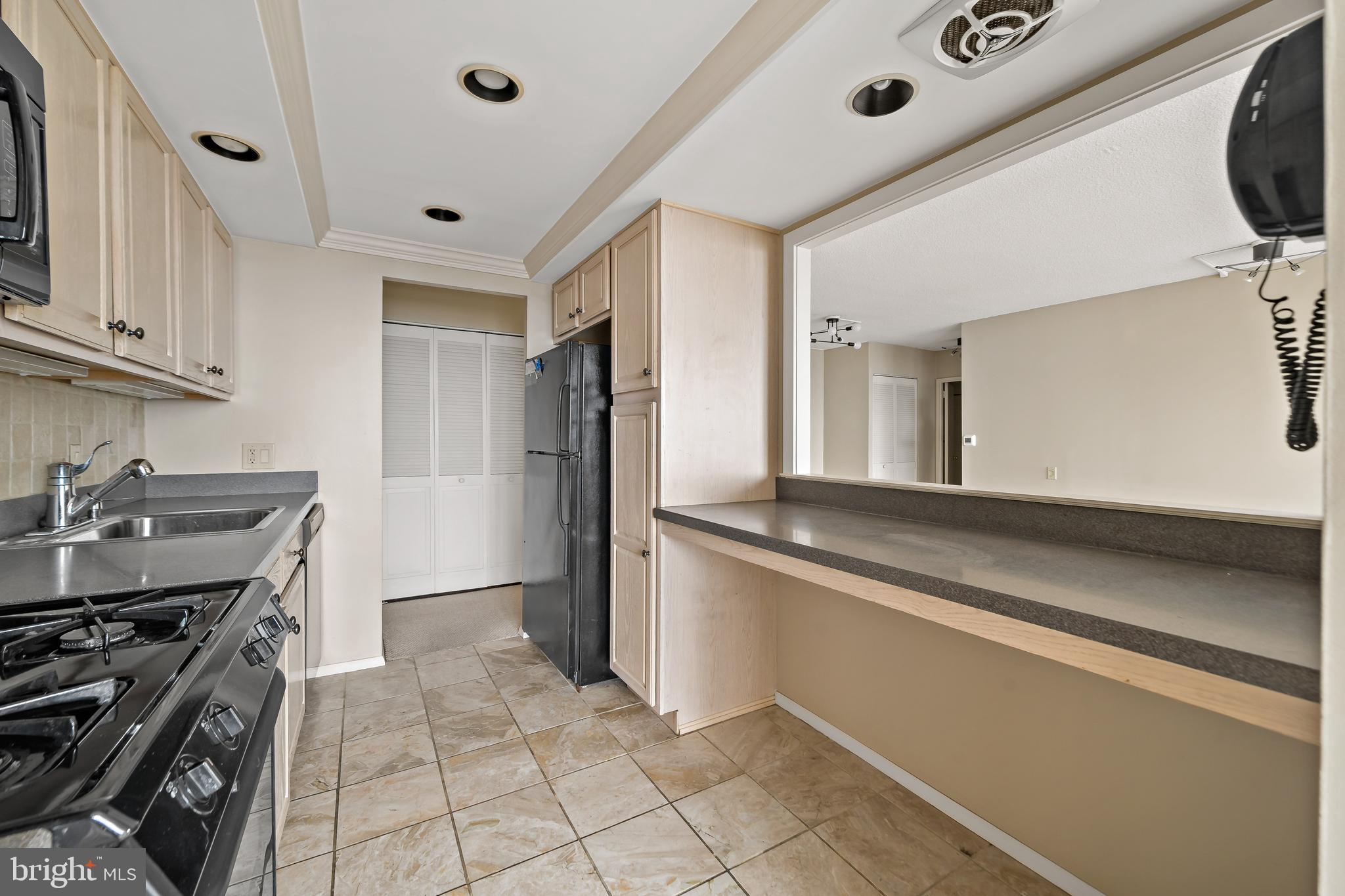 1326-42 Spruce Street, Unit 2906 Philadelphia, PA 19107 - Photo 8 of 16