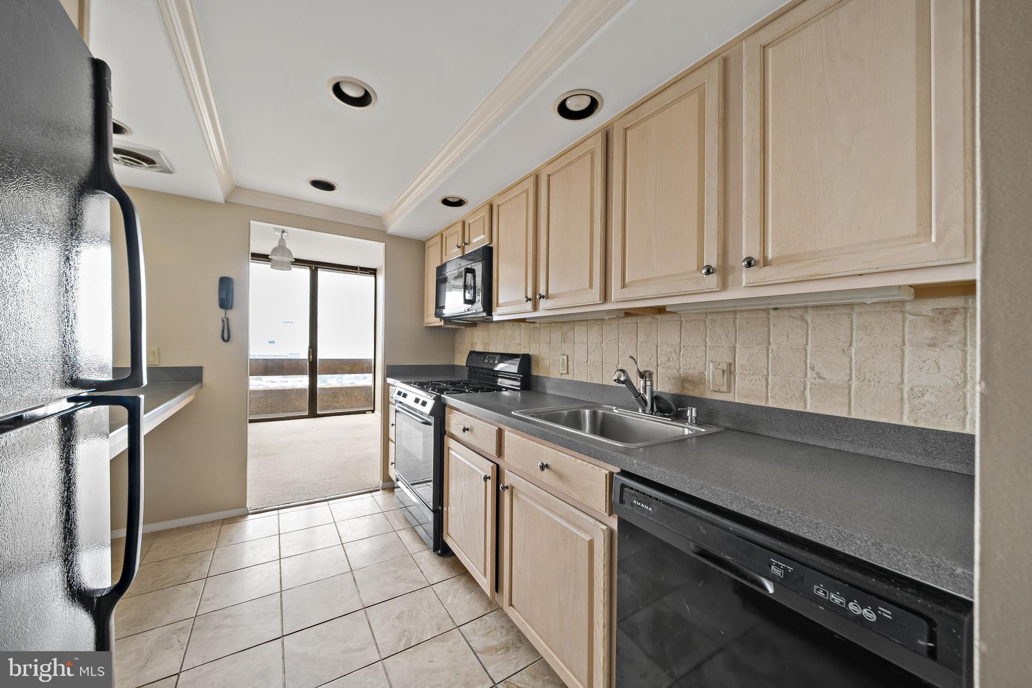 1326-42 Spruce Street, Unit 2906 Philadelphia, PA 19107 - Photo 10 of 16