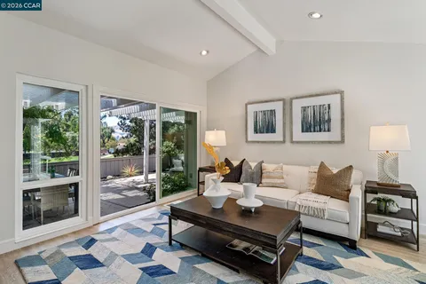 $950,000 | 2137 Presidio Court, Danville, CA 94526