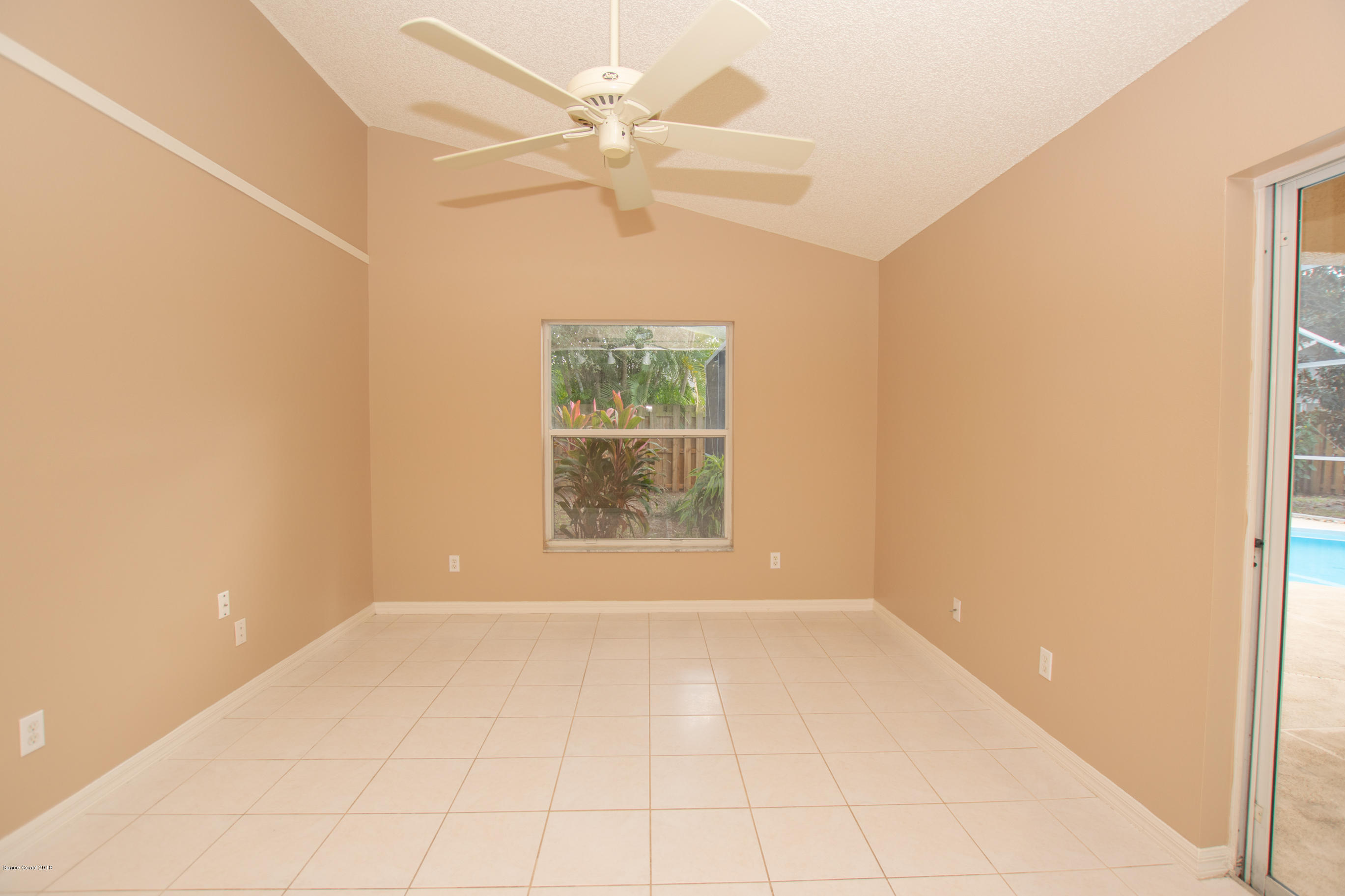 2027 Blue Ridge Avenue Melbourne, FL 32935 - Photo 4 of 29 DSC_0010