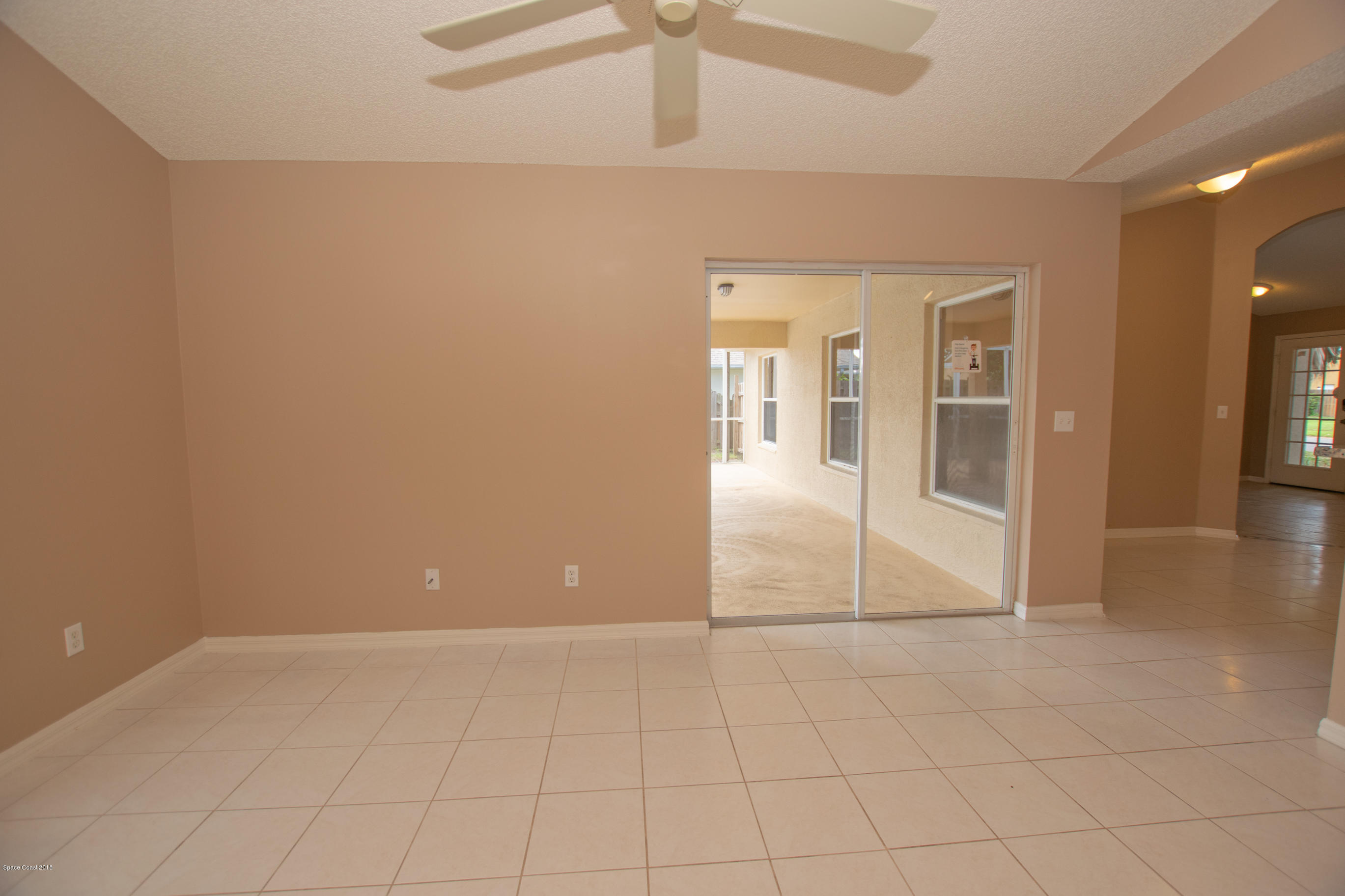 2027 Blue Ridge Avenue Melbourne, FL 32935 - Photo 5 of 29 DSC_0013