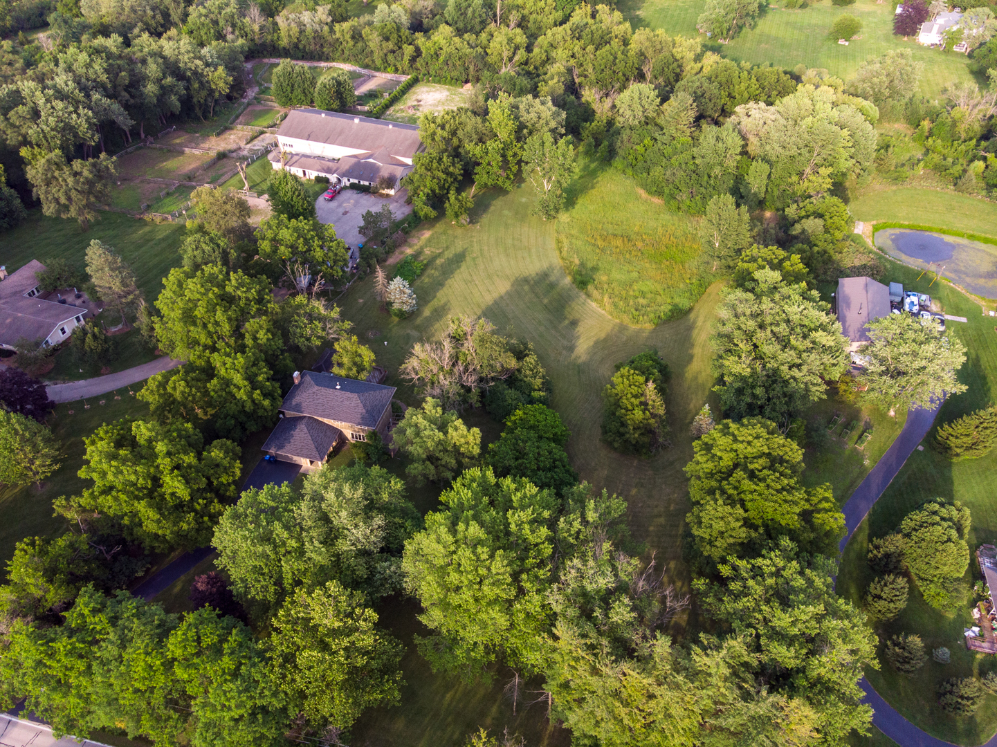 21971 North Harbor Road Barrington, IL 60010 - Photo 54 of 60 a view of a garden