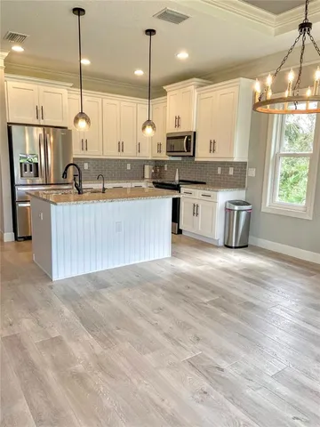 $2,295 | 3373 Eagle Pass Street, North Port, FL 34286