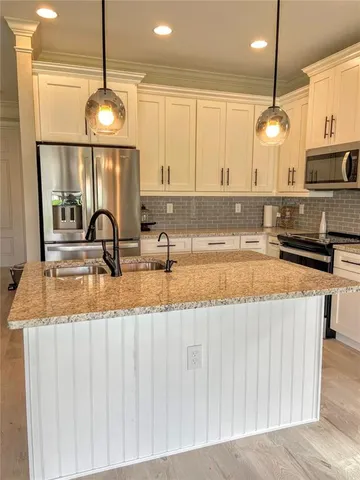 $2,295 | 3373 Eagle Pass Street, North Port, FL 34286