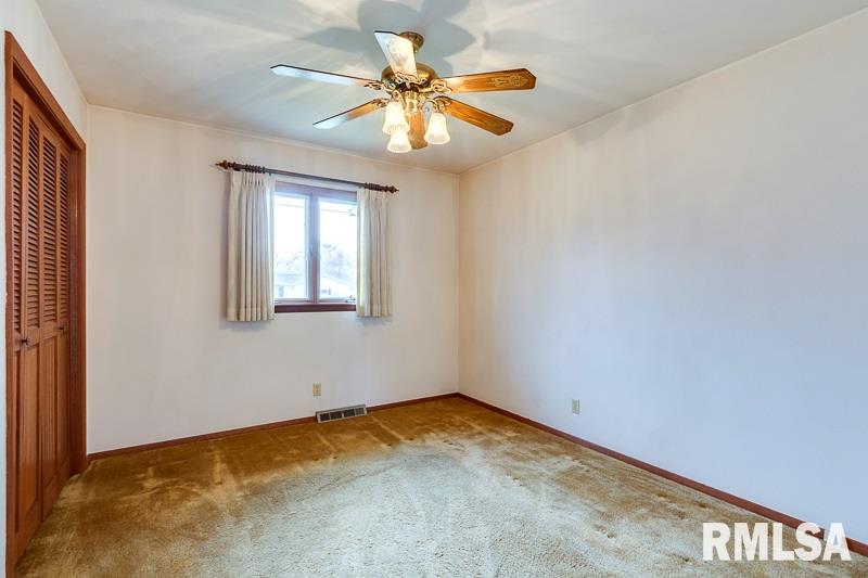 8914 Ridgewood Road Rock Island, IL 61201 - Photo 7 of 21