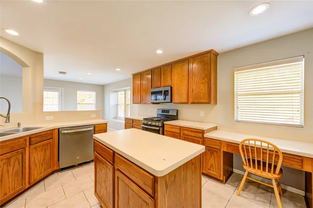 $1,950 | 9822 Memorial Crossing Drive, Tomball, TX 77375