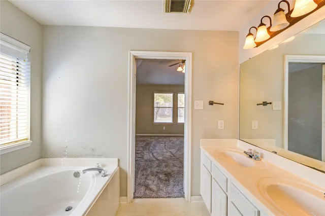 $1,950 | 9822 Memorial Crossing Drive, Tomball, TX 77375