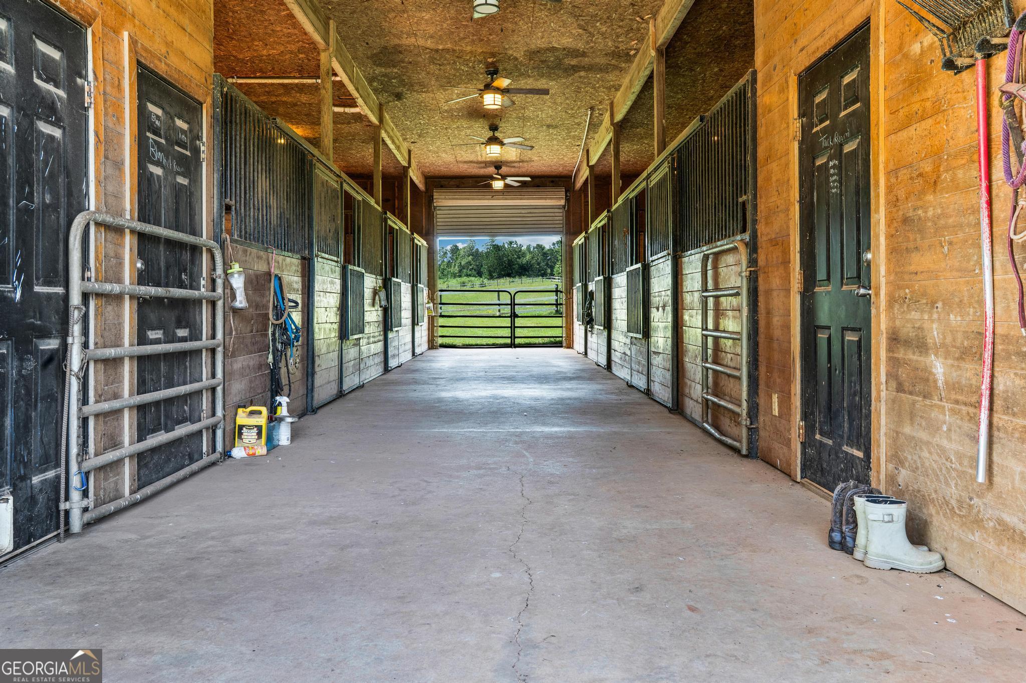 956 Al Roberts Road, Unit A Senoia, GA 30276 - Photo 89 of 132