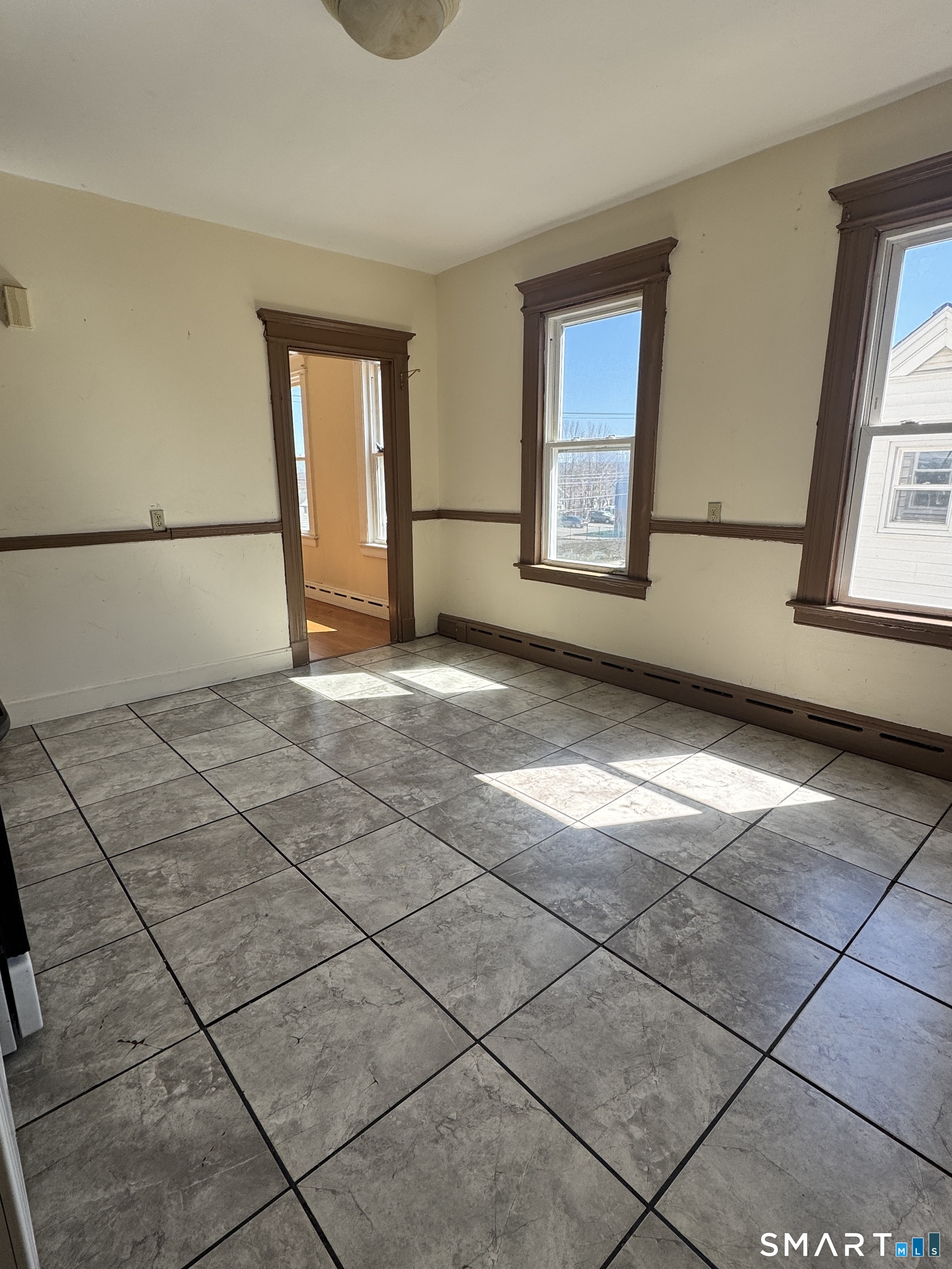 654 Highland Avenue, Unit 2 Waterbury, CT 06708 - Photo 2 of 5