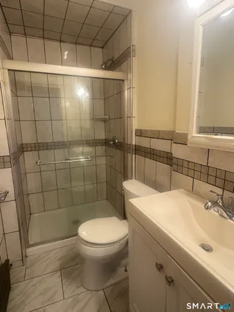 $1,400 | 654 Highland Avenue, Unit 2, Waterbury, CT 06708