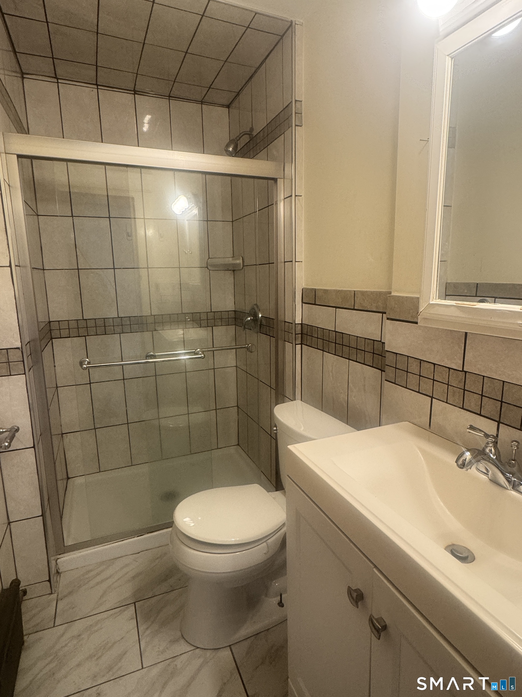 654 Highland Avenue, Unit 2 Waterbury, CT 06708 - Photo 3 of 5