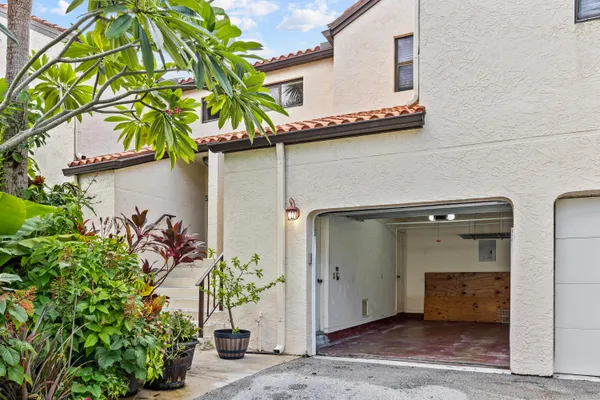 $2,500 | 15 VÃa De Casas Sur, Unit 204, Boynton Beach, FL 33426