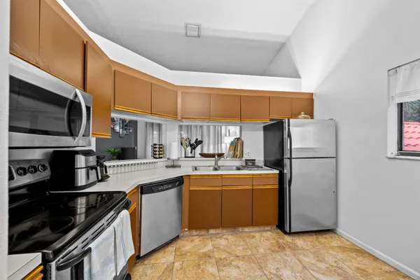 $2,500 | 15 VÃa De Casas Sur, Unit 204, Boynton Beach, FL 33426