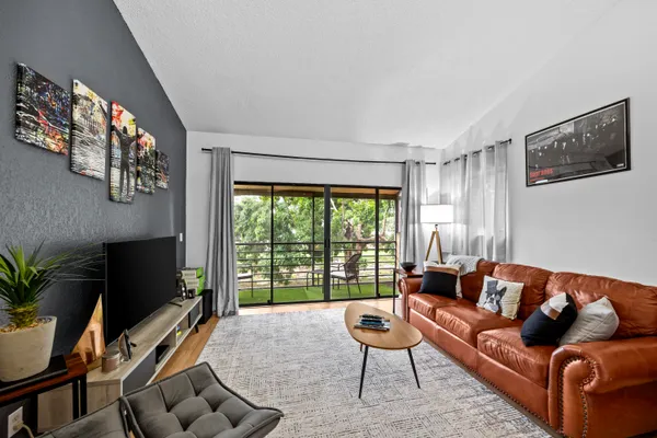 $2,500 | 15 VÃa De Casas Sur, Unit 204, Boynton Beach, FL 33426