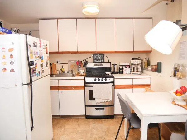 $2,400 | 28 Browne Street, Unit 1, Brookline, MA 02446