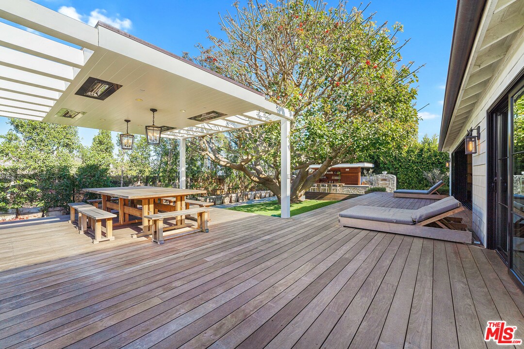 Undisclosed Address Malibu, CA 90265 - Photo 13 of 36