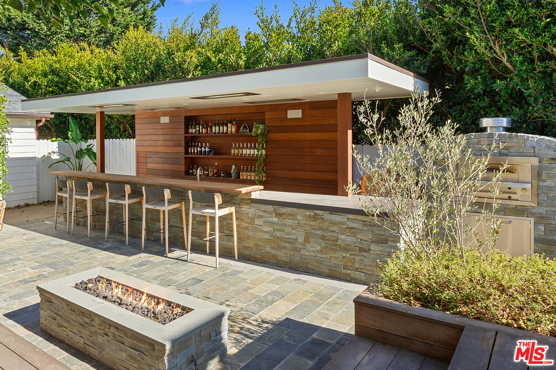 Undisclosed Address Malibu, CA 90265 - Photo 18 of 36