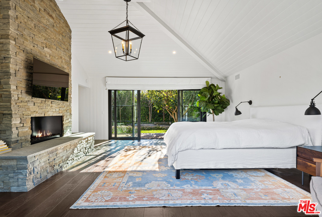 Undisclosed Address Malibu, CA 90265 - Photo 24 of 36