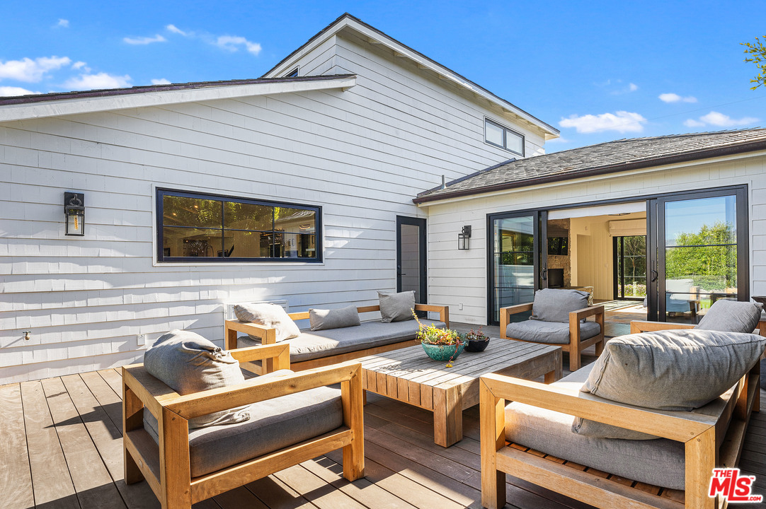 Undisclosed Address Malibu, CA 90265 - Photo 26 of 36